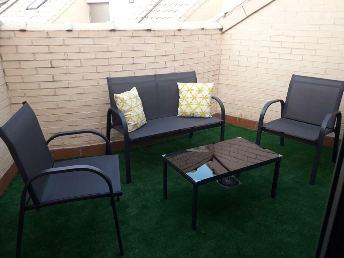 Apartamento ÁTICO Apartment Valdepenas Bagian luar foto