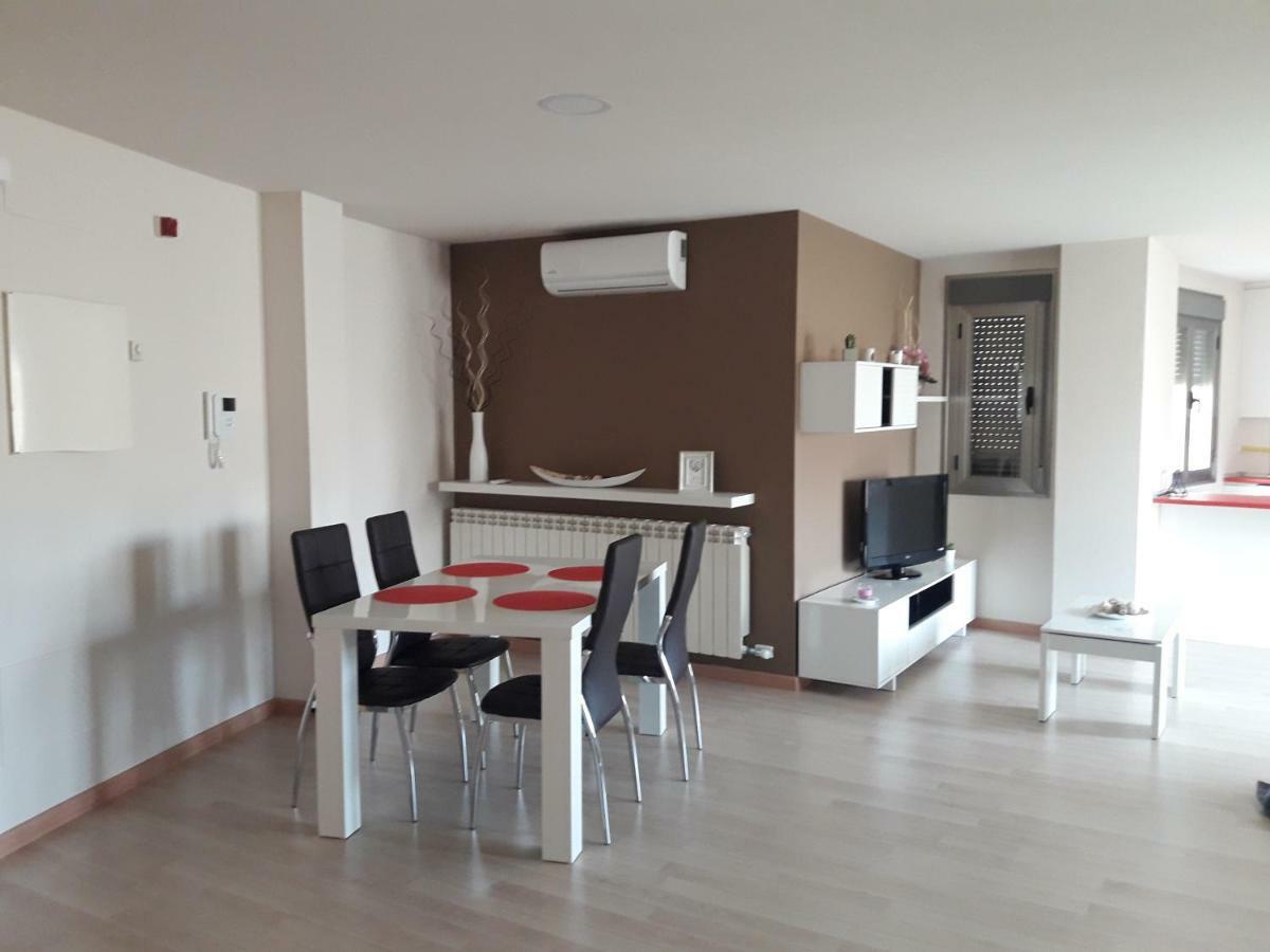 Apartamento ÁTICO Apartment Valdepenas Bagian luar foto