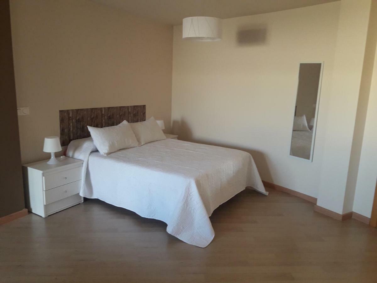 Apartamento ÁTICO Apartment Valdepenas Bagian luar foto